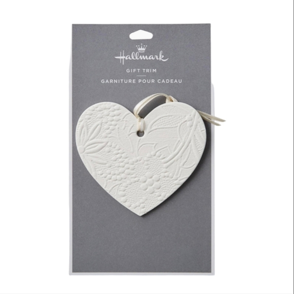 Hallmark Butterfly & Heart Gift Trim - Picture 4 of 6